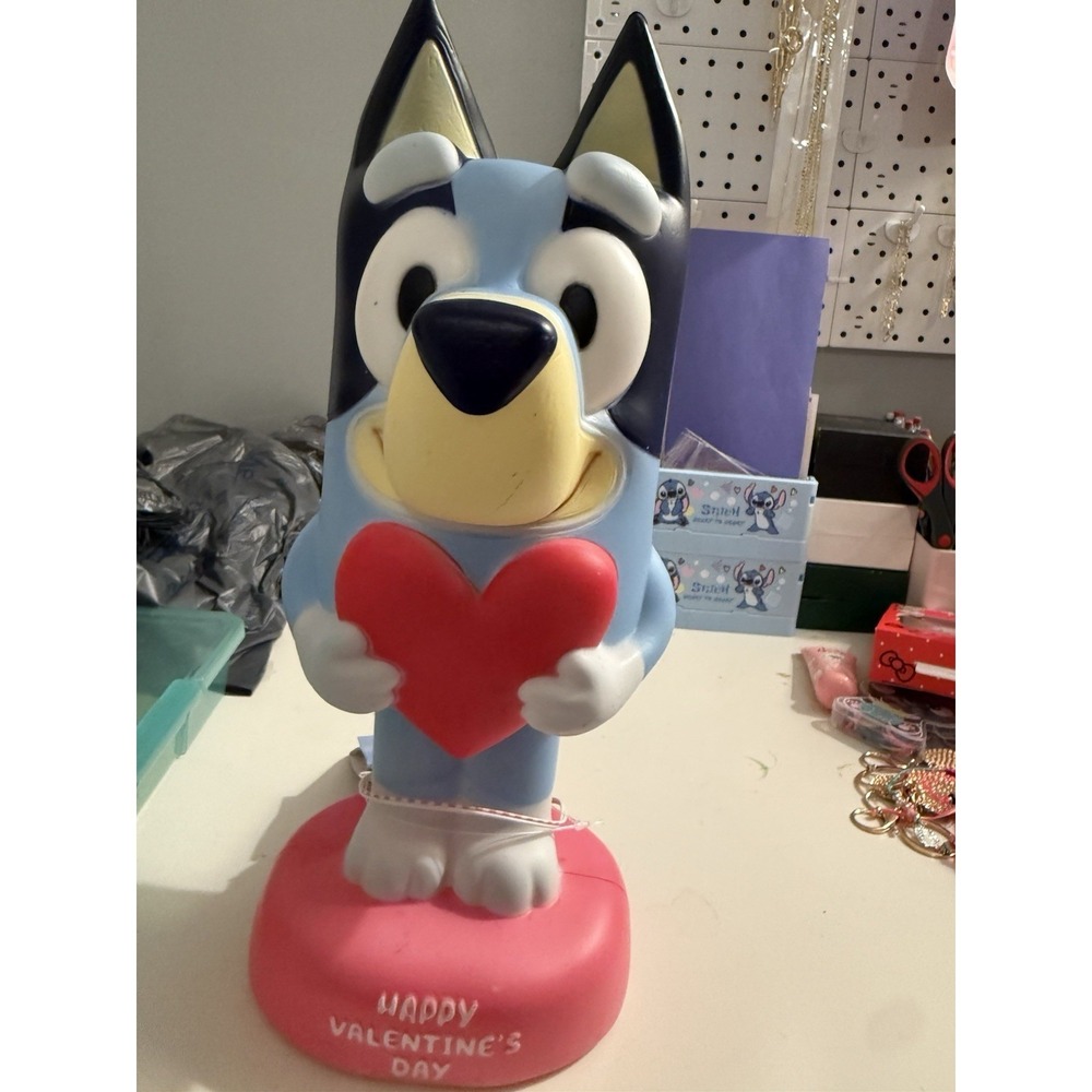 BLUEY 14" BLOW MOLD LAMP LIGHT VALENTINE'S DAY WITH HEART